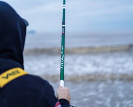 What's the difference of sea fishing rods