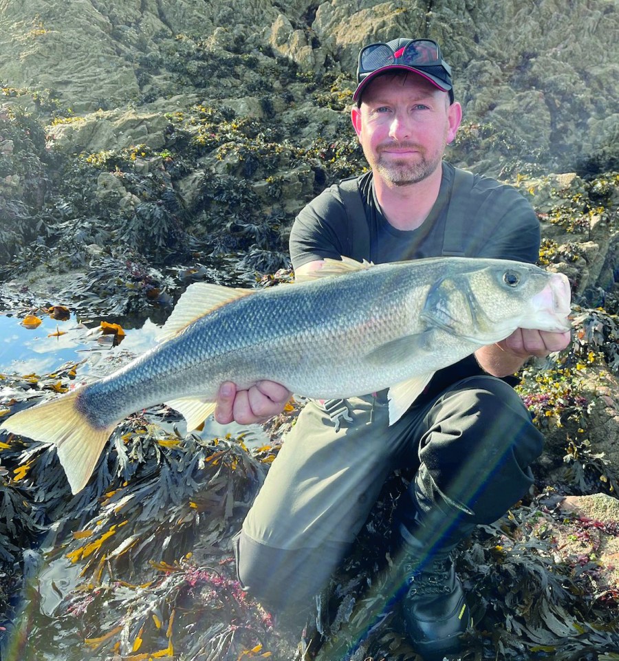 Alan Hughes’ 2nd place 71cm bass